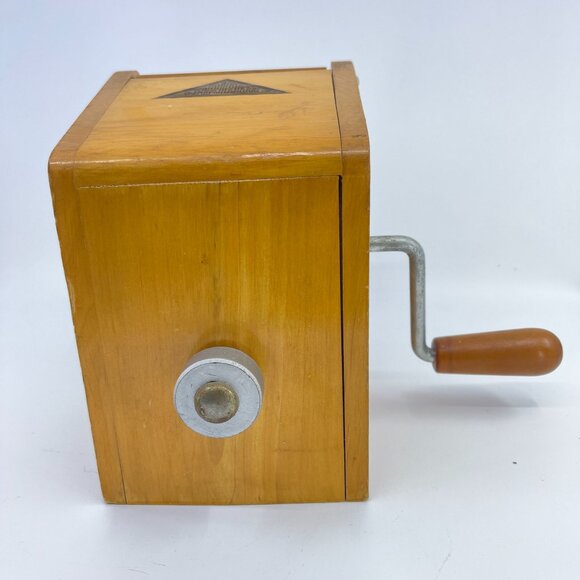 vintage lariana wooden manual hard cheese grater with drawer & crank handle - Picture 3 of 8